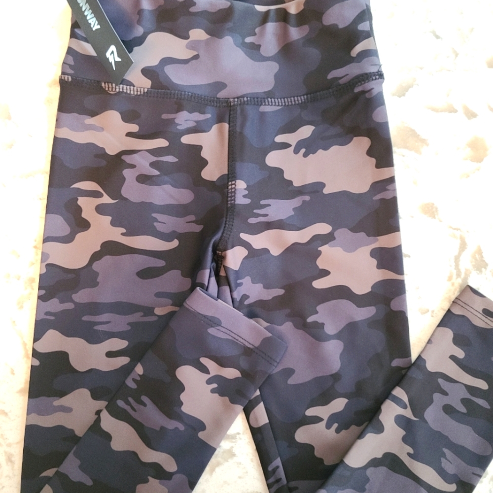 Girl's Grey & Cream Camo Leggings